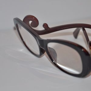 PRADA GLASSES